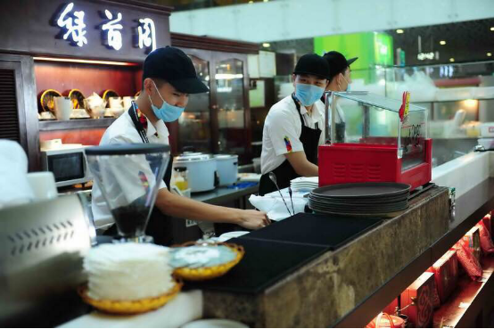 “吃货节”缤纷优惠来袭 食客叹机场餐厅更“亲民”