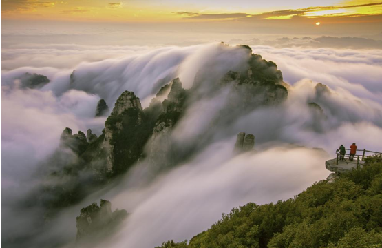 追云白石山，赏“花”暖泉镇