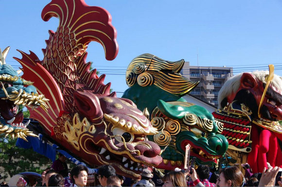 那些走过日本春夏秋冬的古老祭礼