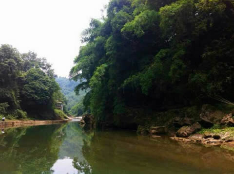 都江堰夏季玩水，天然凉爽你一天